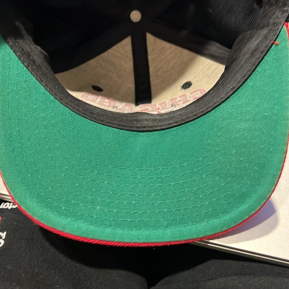 NBA Chicago Bulls Black and Red Snapback Hat - Picture 6 of 7